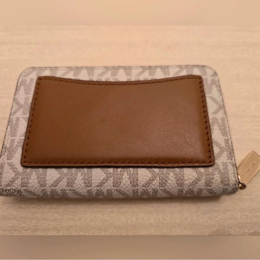 Michael Kors Monogram Wallet EUC